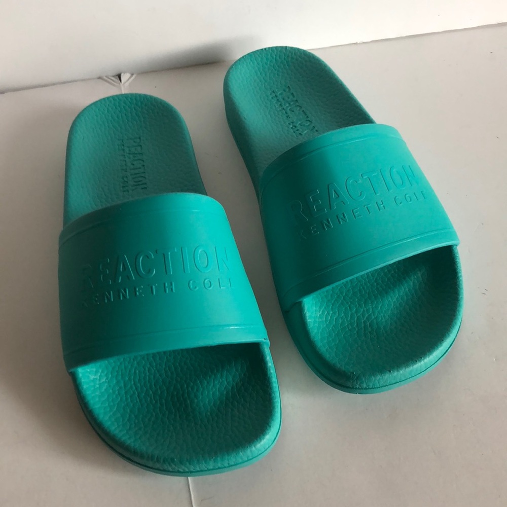 KENNETH COLE REACTION Slide 9